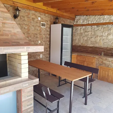 Nikoli - Traditional House Guest house