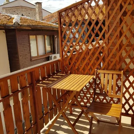 Nikoli Къща за гости Несебър