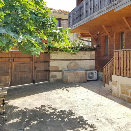 Nikoli Къща за гости Несебър